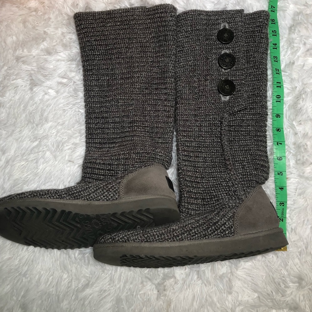 UGG - Picture 2 of 9